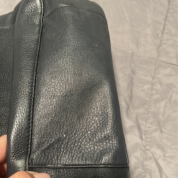 Used authentic Tory Burch purse . - Picture 8 of 9